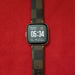 Fitbit Versa 2 Checkered Brown Band